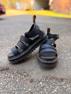 Dr. Martens Blaire Platform Sandal 6.5 Women’s